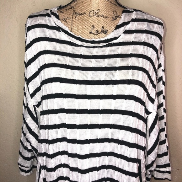 Umgee Distressed Worn Look Oversized Black & White Striped Faux Layer Tunic Sz L - Picture 3 of 8